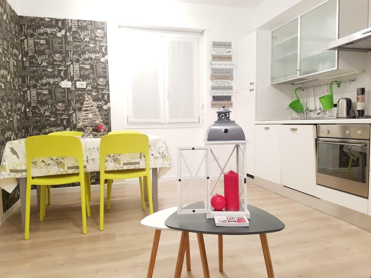 Appartement Le Stanze Del Trenino Rosso à Tirano Extérieur photo